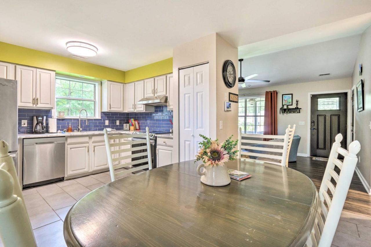 Peaceful Beaufort Home With Front Porch And Grill Bagian luar foto