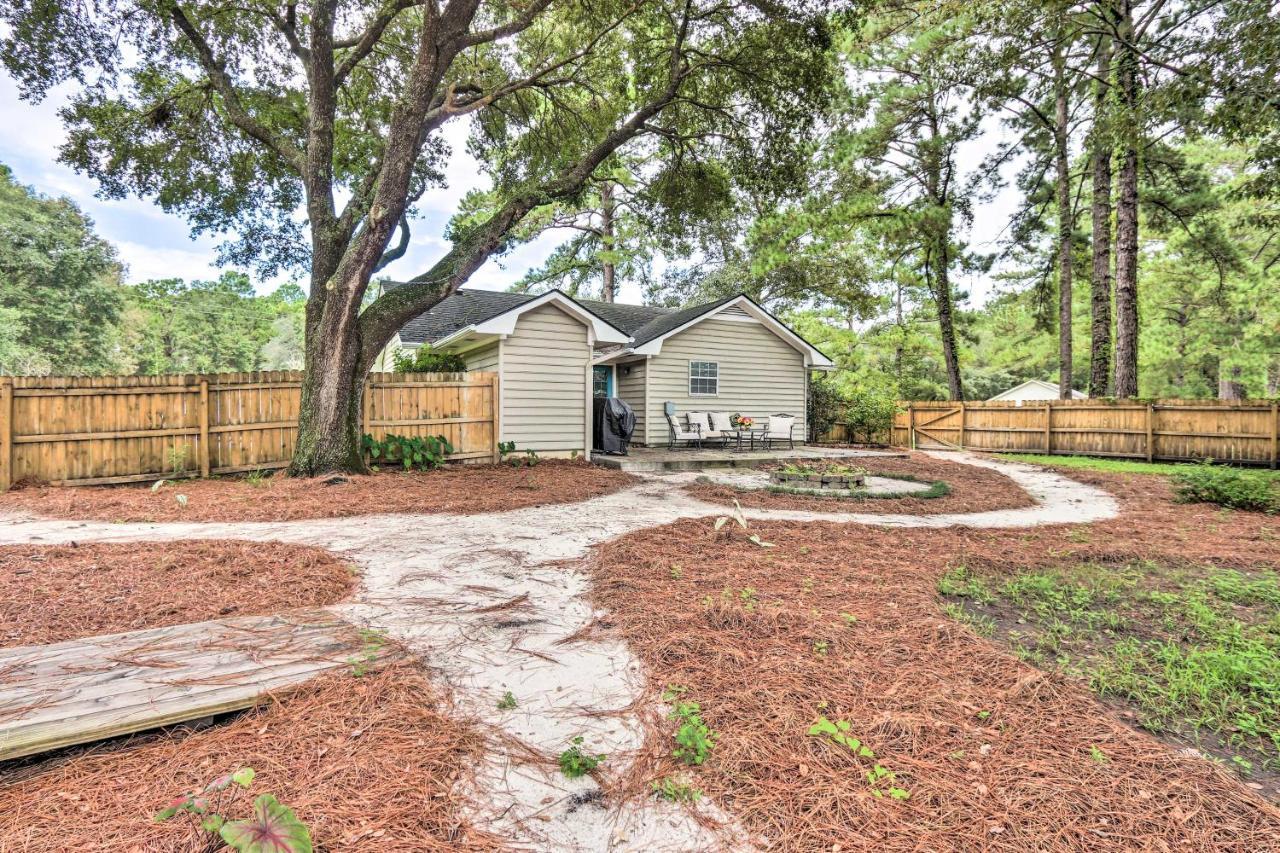 Peaceful Beaufort Home With Front Porch And Grill Bagian luar foto