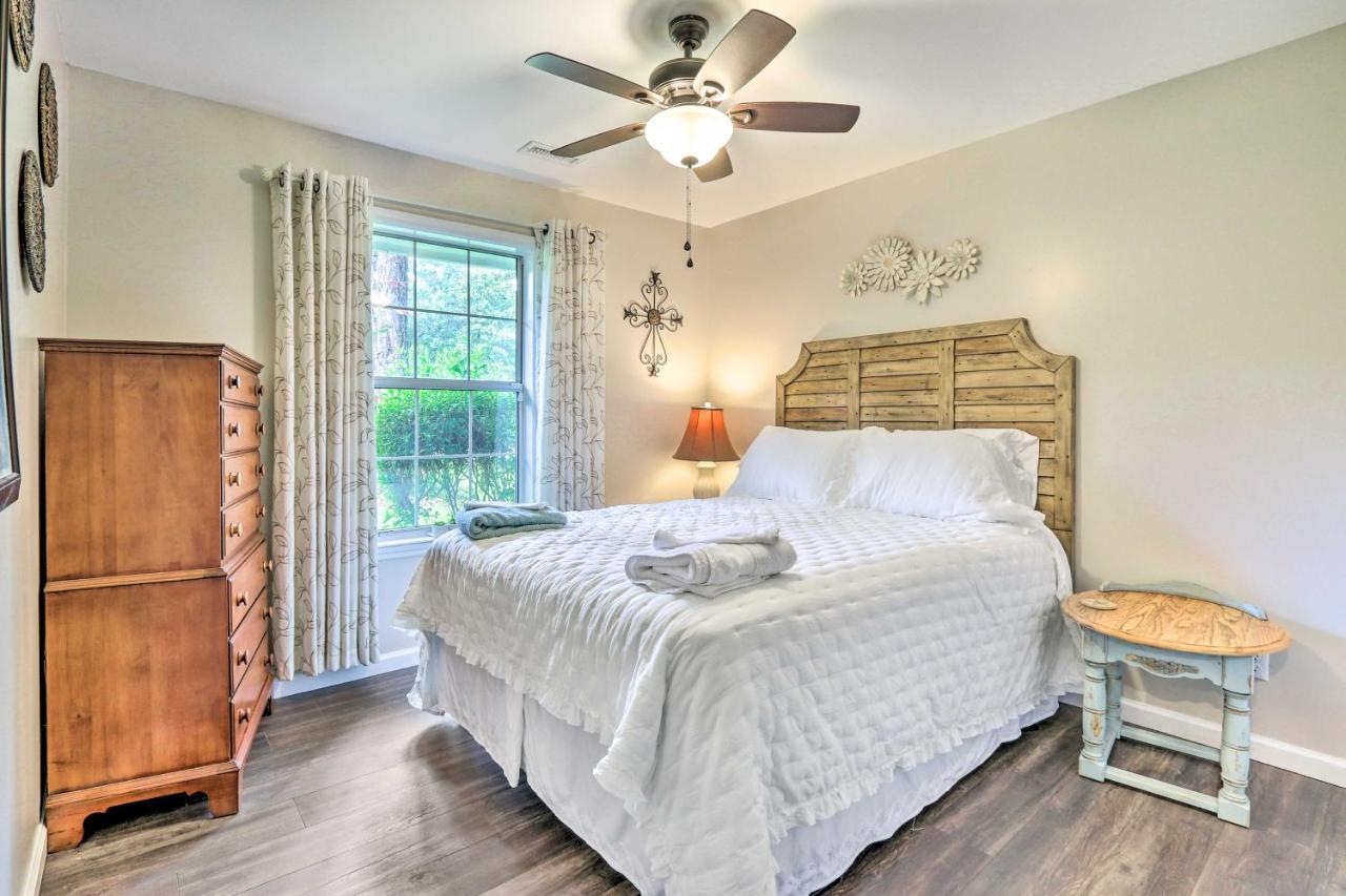 Peaceful Beaufort Home With Front Porch And Grill Bagian luar foto