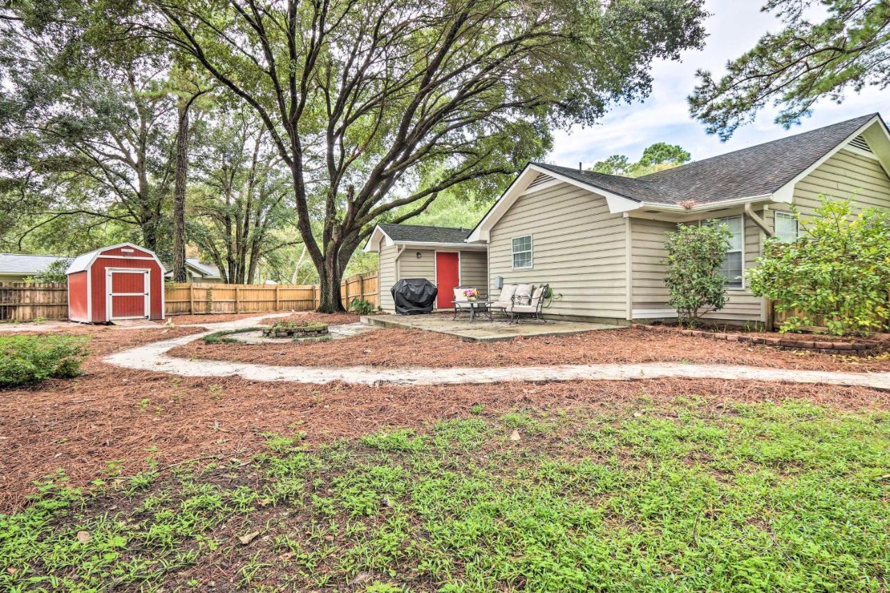 Peaceful Beaufort Home With Front Porch And Grill Bagian luar foto