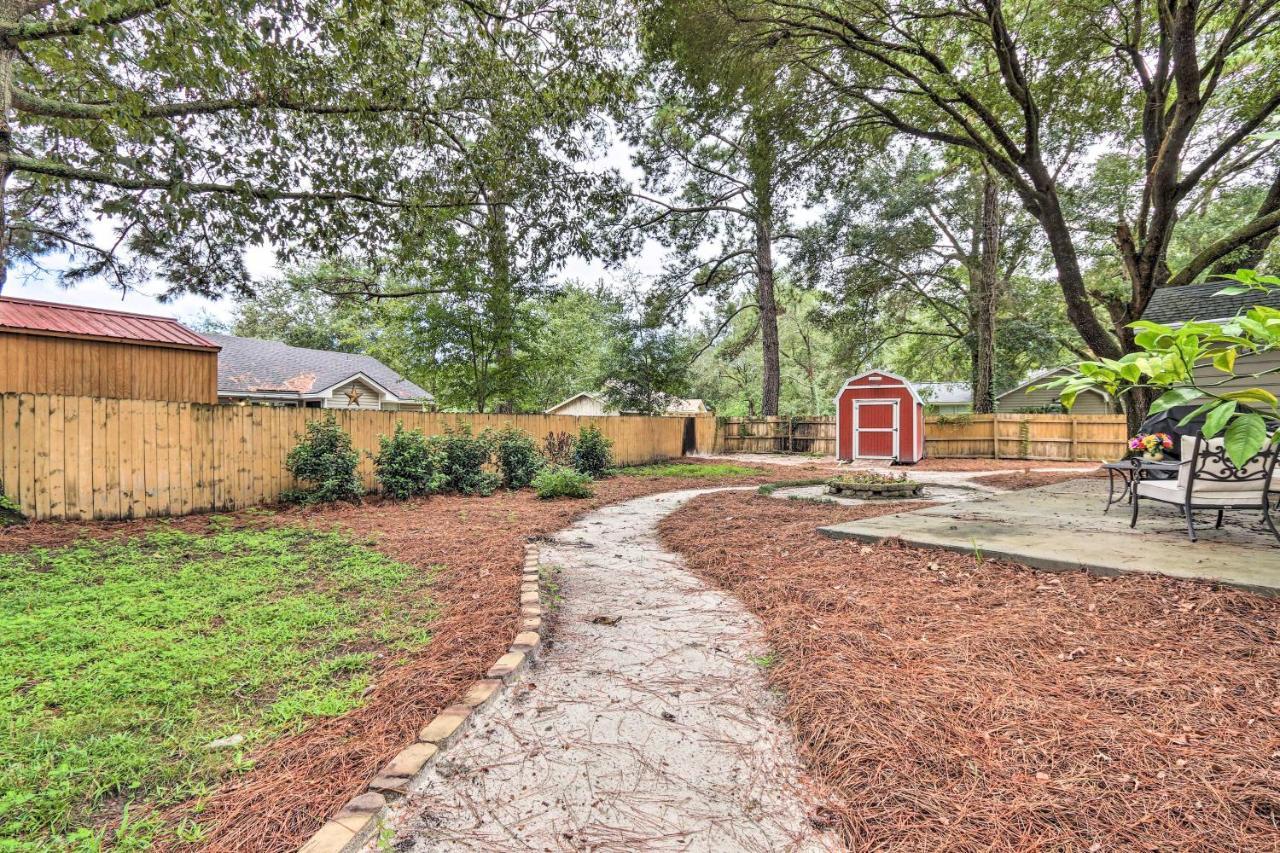 Peaceful Beaufort Home With Front Porch And Grill Bagian luar foto