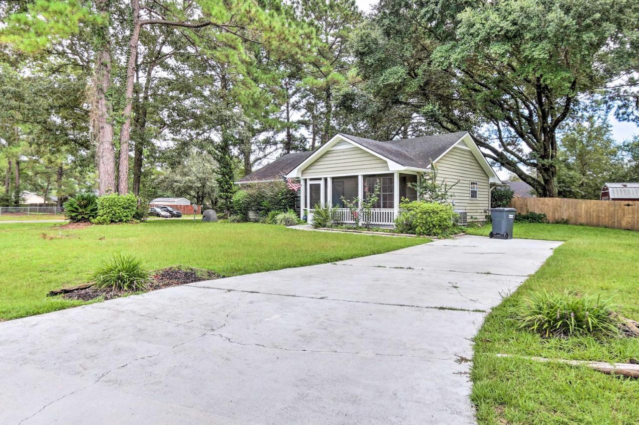 Peaceful Beaufort Home With Front Porch And Grill Bagian luar foto